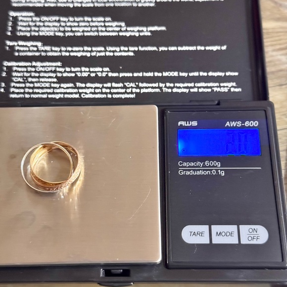 14 KARAT Elegant Gold and Silver Intertwined Ring TRI COLOR stacking ring. - Picture 3 of 7